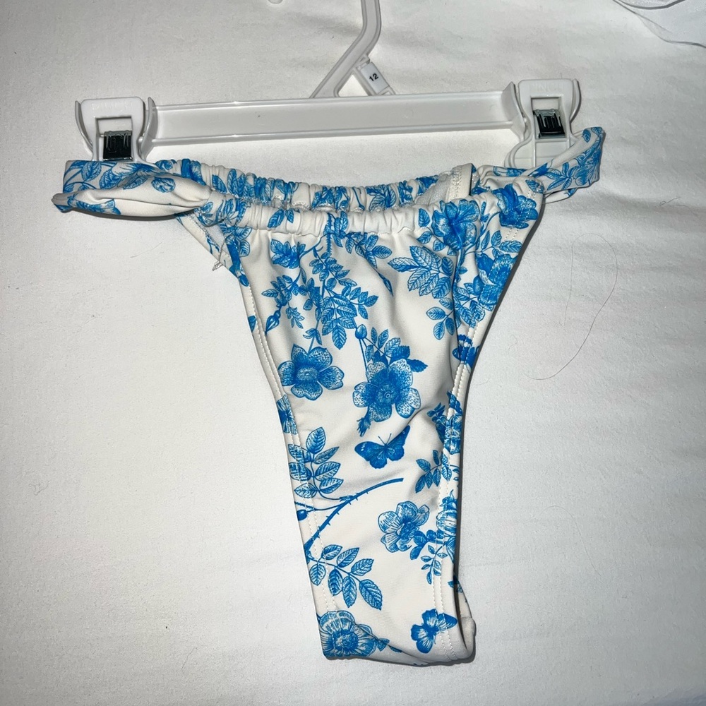 bikini bottoms white and blue flowers